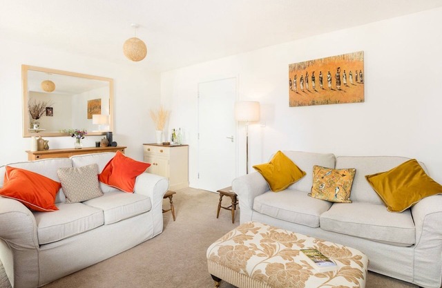Delightful home | Sunroom | Garden | Parking | Pass the Keys