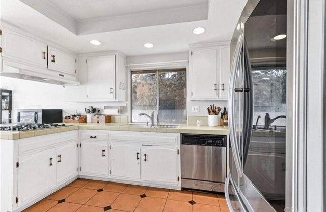 Delightful Home in Hacienda Hts w/Indoor Fireplace