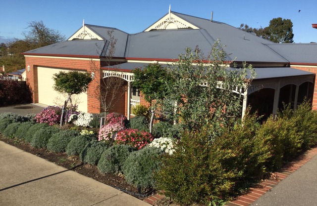 DELIGHTFUL HOME AWAY FROM HOME 5 MINUTE DRIVE FROM BENDIGO CBD