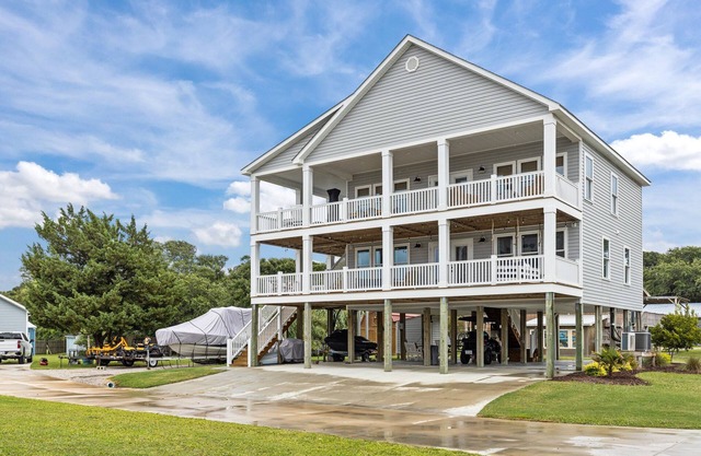 Delightful, newly built 4-bedroom house in Indian Beach.