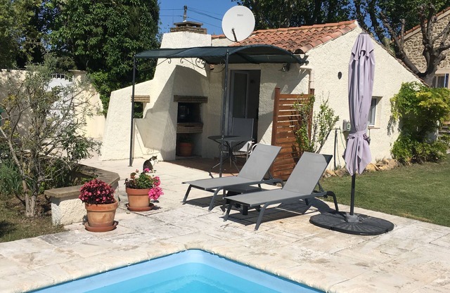 Delightful Studio With Pool