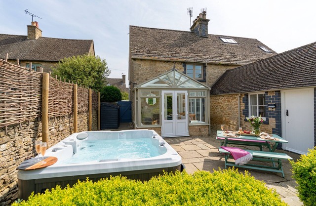 Delightfully presented dog friendly - 2 Bottom End