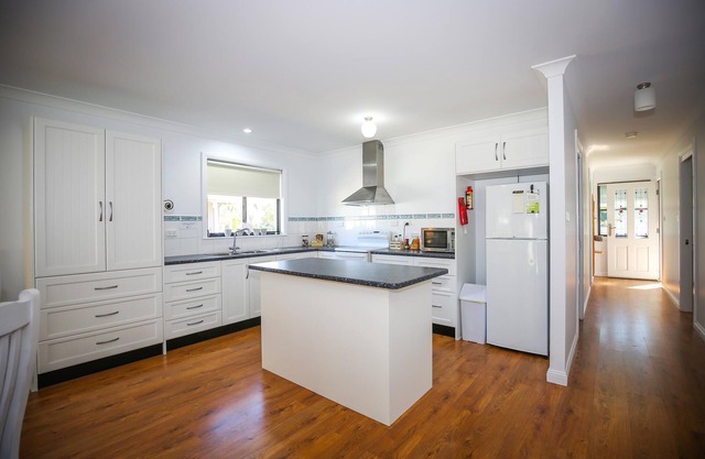 Dell-Lee Cottage - Cute 2 bedroom village cottage close to popular wedding venues