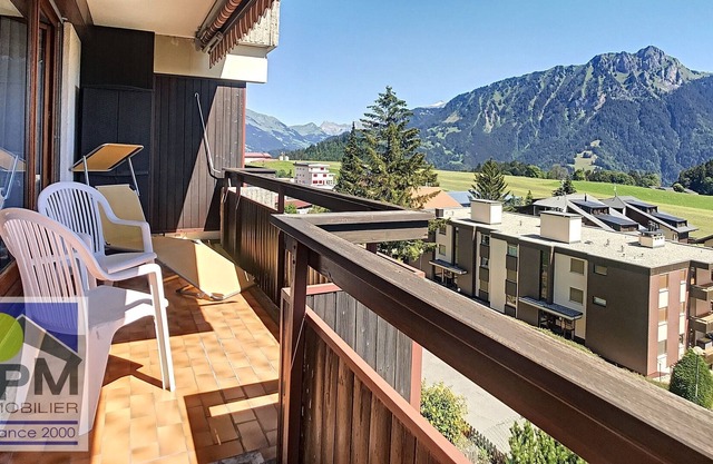 Delta 12 Apartment of 3,5 rooms, about 72m2 (for 2 to 6 persons) located in a modern residence in th