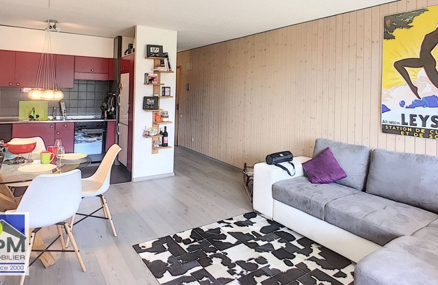 Delta 19 Pretty renovated apartment of 2. 5 rooms, about 50m2 (for 2 - 4 people) located in a quiet area.