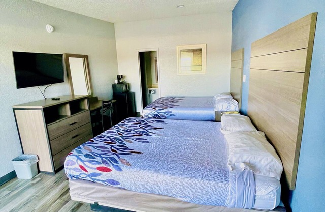 Delux Inn