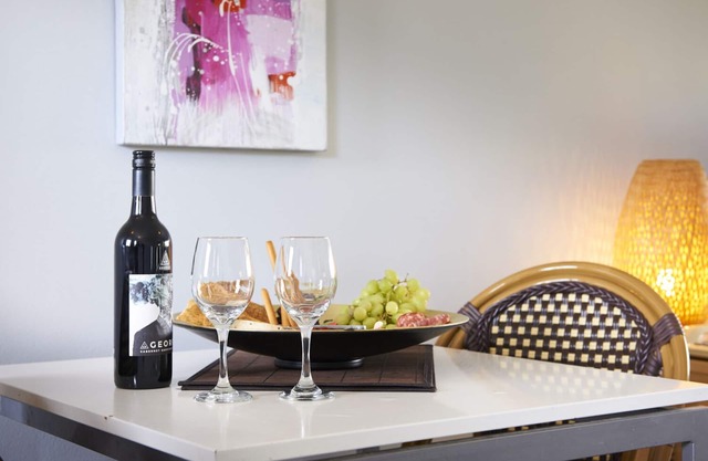 Deluxe 1 Bedroom Serviced Apartments