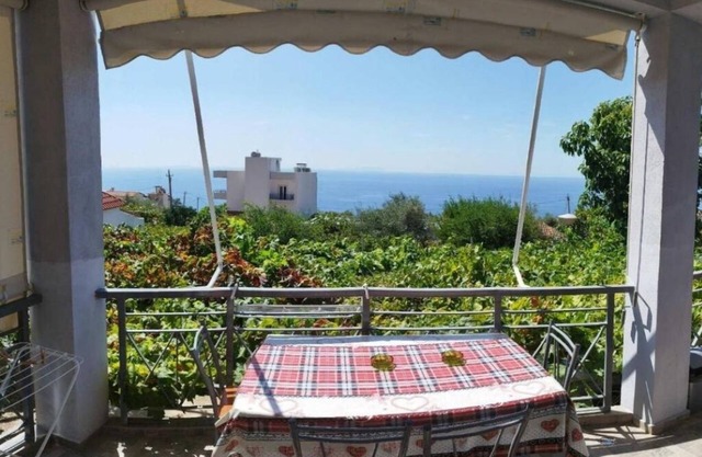 Deluxe 2-Bedroom Apartment w/Balcony – Near Dhermi Beach + Free Parking