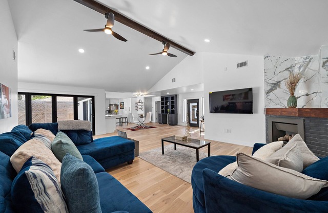 Deluxe 5BR 3BA home in Houston