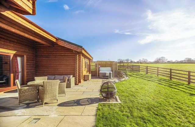 Deluxe and spacious lodge finished to the highest standard.
