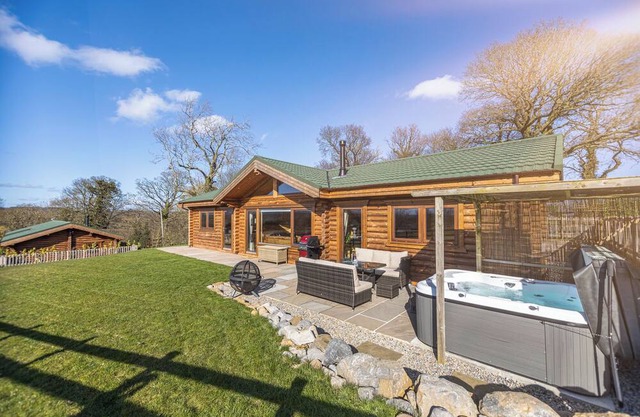 Deluxe and spacious lodge finished to the highest standard.