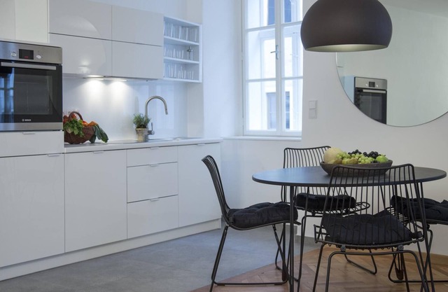 Deluxe Apartment in the historic city centre wit private parking, air conditioning and view