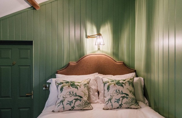 Deluxe Cabin Room with courtyard view