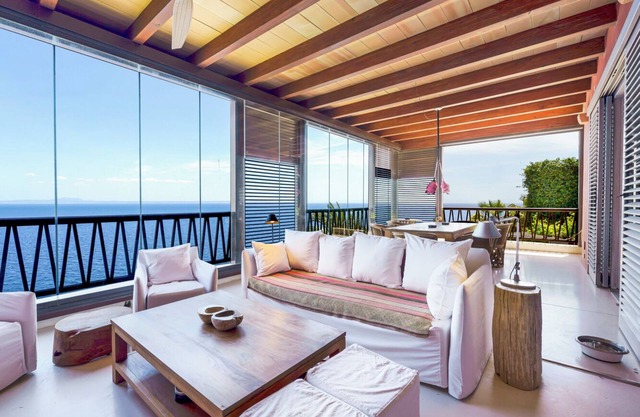 Deluxe Cap Falco - Six Bedroom Villa, Sleeps 12