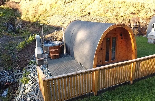 Deluxe Chalet (18sqm) with hot tub and terrace for up to 3 people