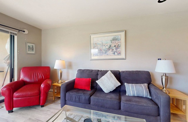 Deluxe Condo with WiFi, Lake Views, Shared Pool, & Nearby Beach
