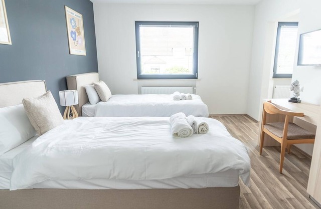 Deluxe double/twin room - Colakation GmbH