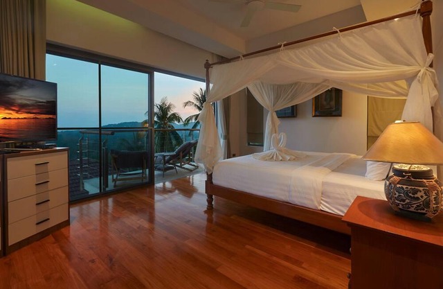 Deluxe five bedroom pool villa with sea view in Koh Samui Thailand