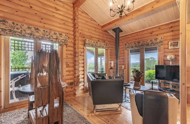 Deluxe lodge perfect for a romantic retreat.