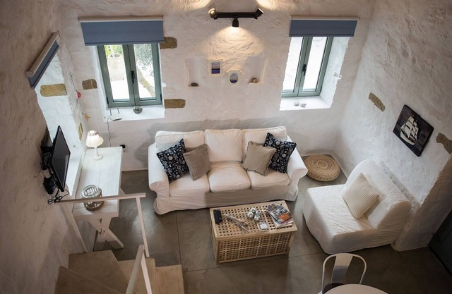 Deluxe Messinia Villa | 2 bedrooms | Villa with Garden View | Shared Pool