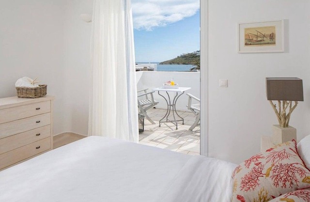 Deluxe Mykonos Villa | Outdoor Pool |.