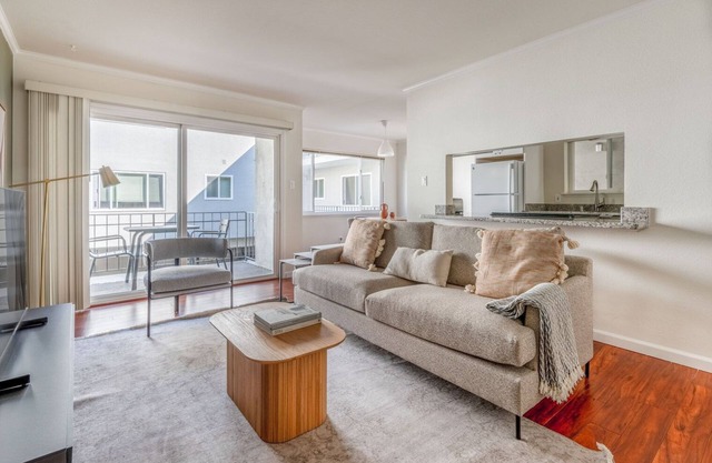 Deluxe Palo Alto 1BR w/Garden & W/D, nr restaurants, by Blueground
