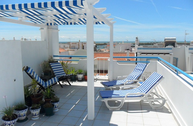 Deluxe Penthouse Apartment by the Sea, 3 Large Terraces, Free Wifi