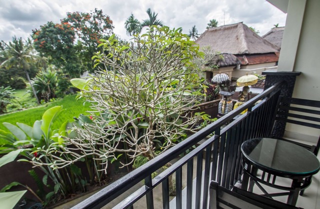 Deluxe Pool View Room Breakfast - Kamandhani Cottage
