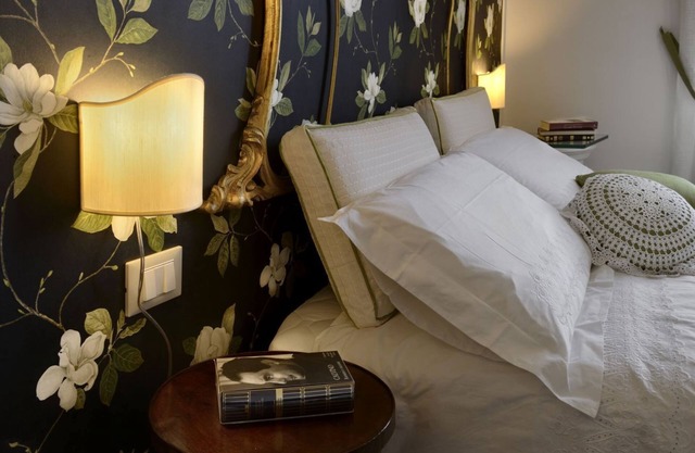Deluxe Room Nero su Bianco with A/C and Private Bathroom in Villa le Facezie B&B
