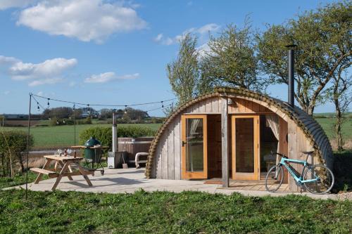 Deluxe Scandi Glamping Pod - Comfort