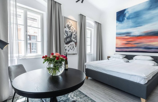 Deluxe Studio "Art Collection" with King Bed, View and Air Conditioning