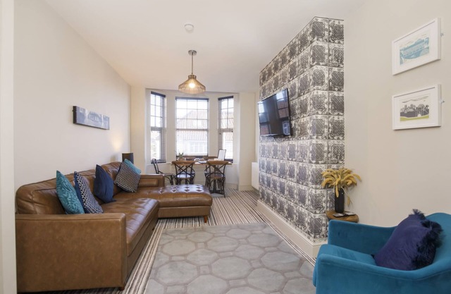 Deluxe Two Bedroom Apartment for 5 people in York