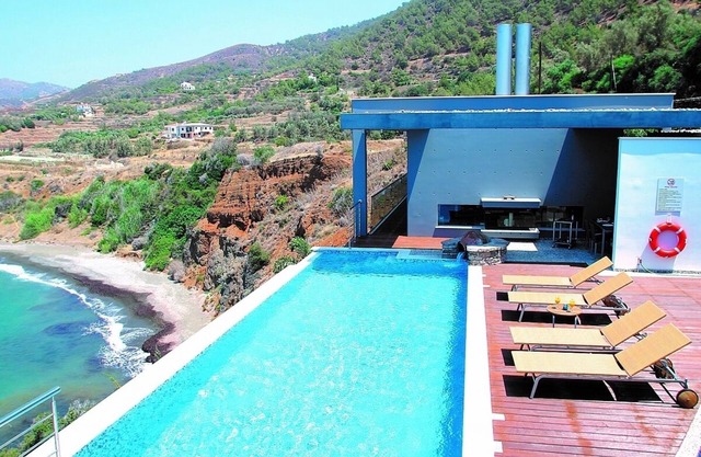 Deluxe Villa, Private Infinity Pool, Jacuzzi, Sauna, Majestic Position & Spectacular Sea Views !