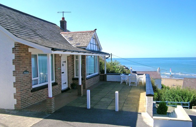 DELYN AUR, pet friendly, country holiday cottage in Tresaith