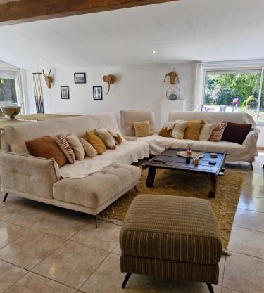Demeure en pierre avec piscine privée