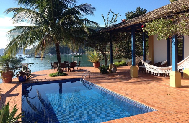 Demolein Refuge, 7 air-conditioned suites, swimming pool, barbecue, sauna, beach at the house