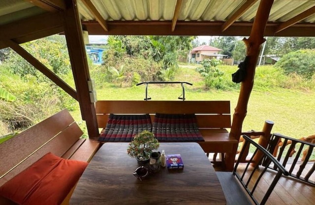 Deniz’s Lakeside Retreat