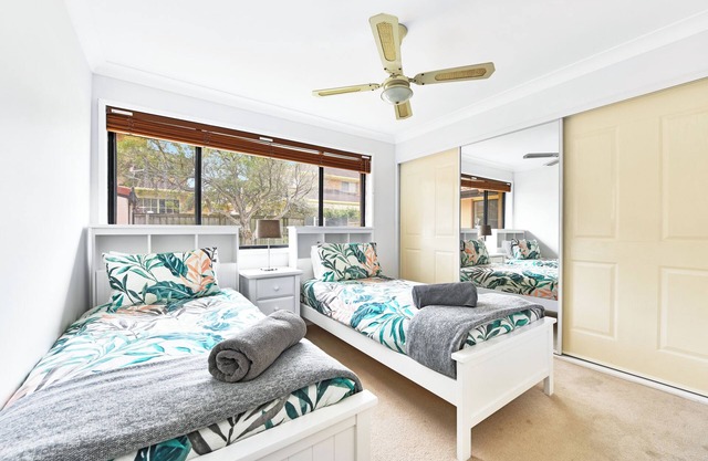 Dennis Beach - 4 Bedroom Home