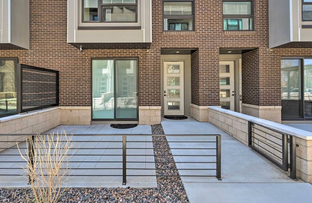 Denver Townhome w/Rooftop Deck: Walk to Lake
