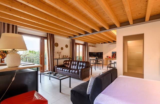 Dependance In Riva al Lago second floor