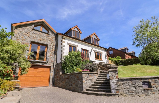 DERWEN HAIDD, pet friendly, country holiday cottage in Llanafan