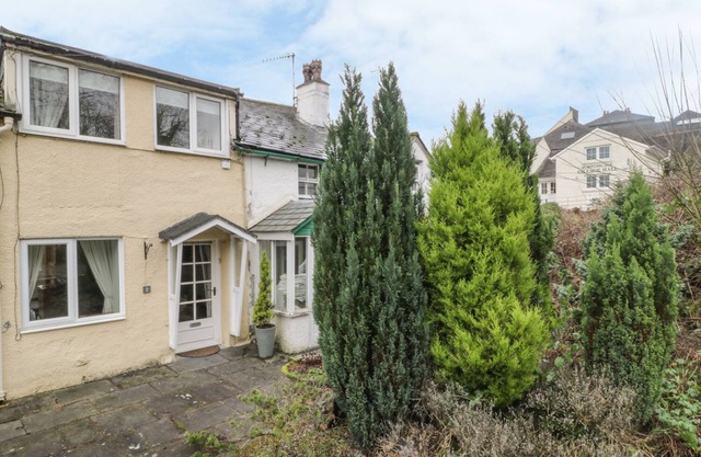 DERWENT EDGE, pet friendly, with a garden in Portinscale