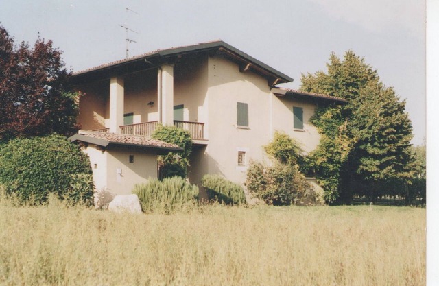 Desenzano hinterland country house with lake view