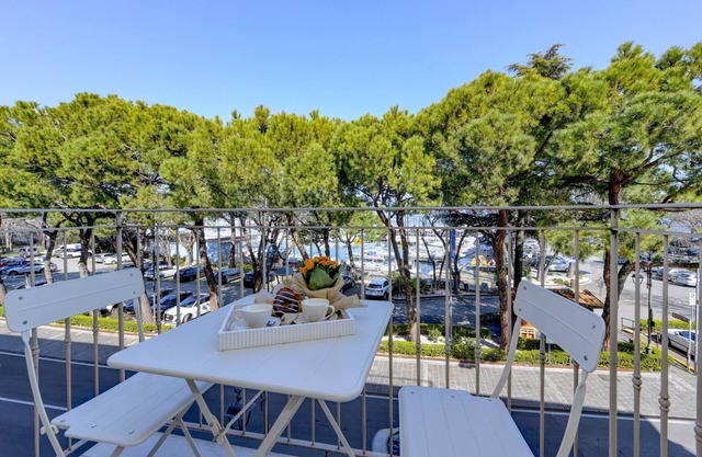 Desenzanoloft Cocktail Lake Front