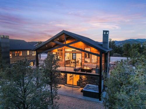 Desert Canyon Casita Near Zion Hot Tub Views