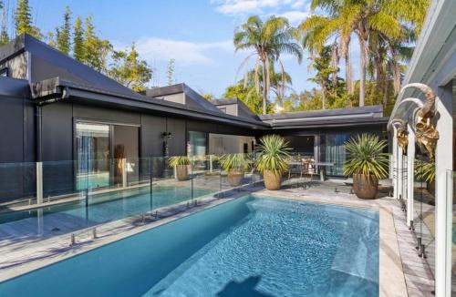 Desert Flame - Private Oasis near the Beach