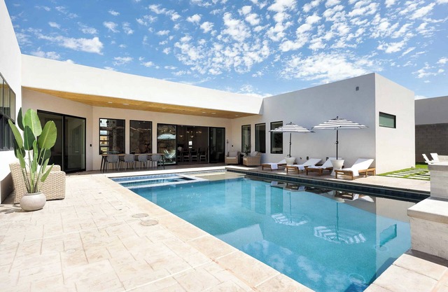 Desert Mirage: Private Pool, Foosball, Putting Green, Wheelchair Access