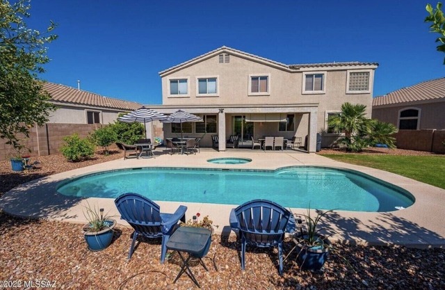 Desert Oasis Large Home with pool and spa!
