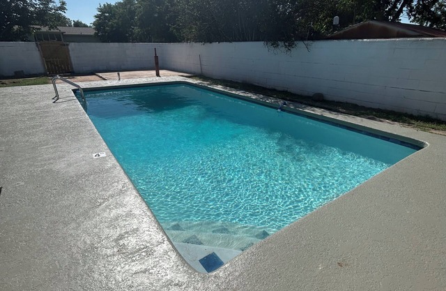 Desert Oasis w/Heated Pool, Fire Pit & Family Fun