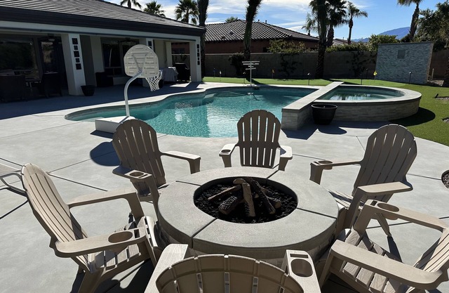 Desert Oasis with Private Pool and Hot tub (Close to Coachella)